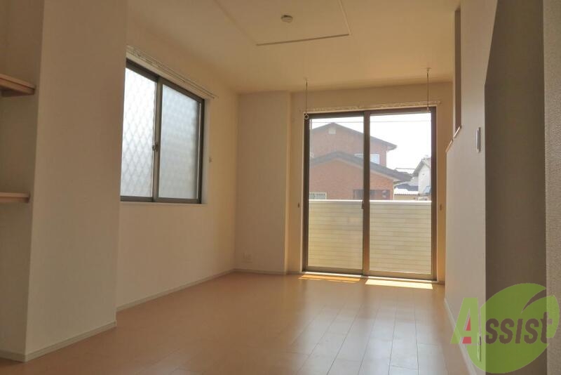 居室・リビング　広々と開放感いっぱいの１２．１帖のリビングです。