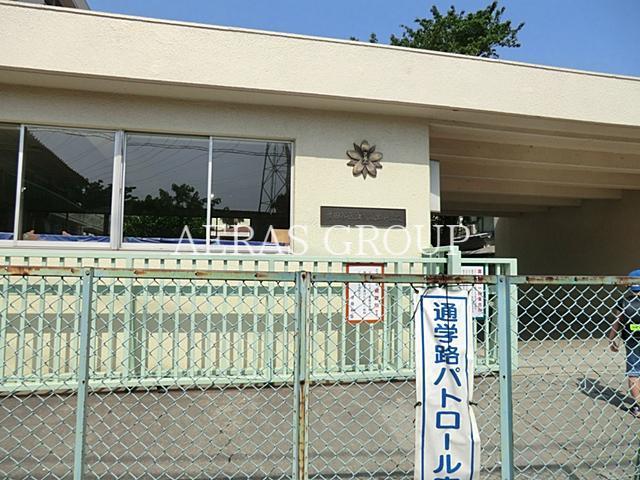 小学校　世田谷区立武蔵丘小学校（小学校）まで939m
