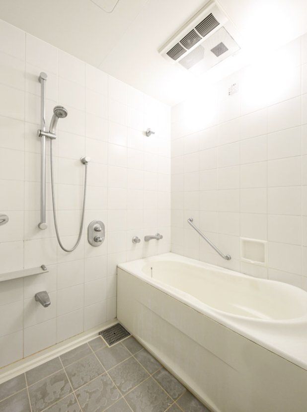 バス・シャワールーム　バス