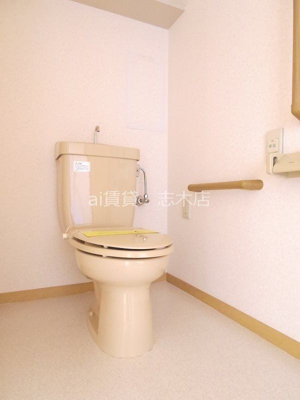 トイレ　※別号室写真