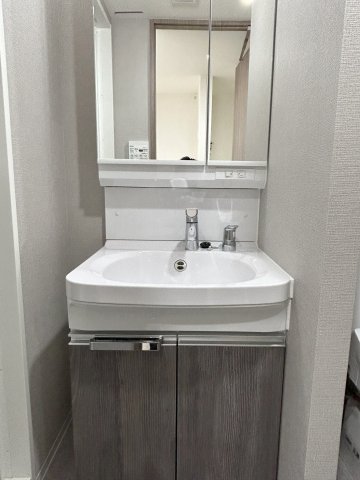 洗面設備　スペースが確保できる洗面所です