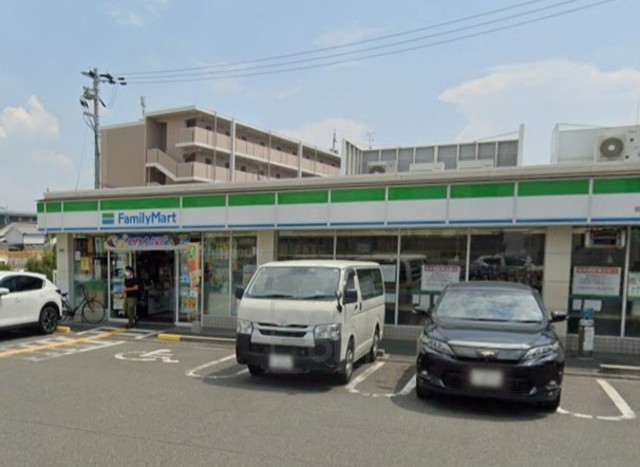 コンビニ　ファミリーマート　放出東（コンビニ）まで476m