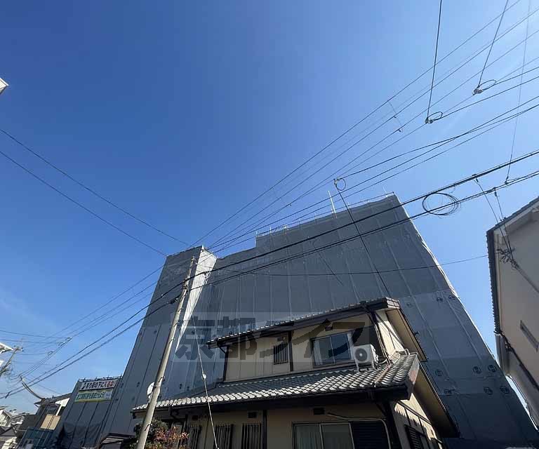 建物外観　・建築中