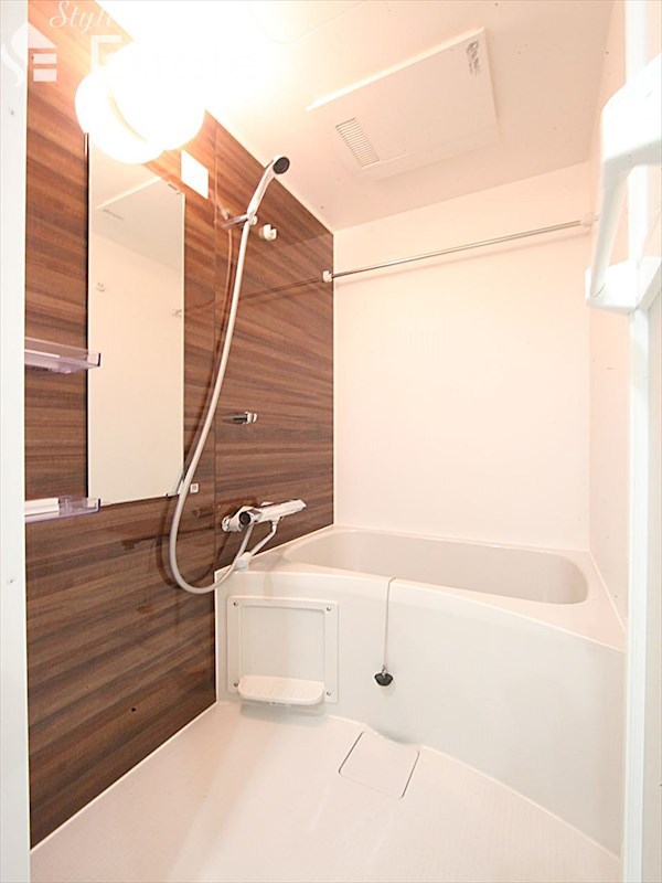 バス・シャワールーム　バスルーム