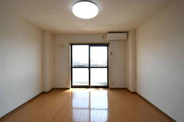 居室・リビング　ゆったり過ごせるリビングです