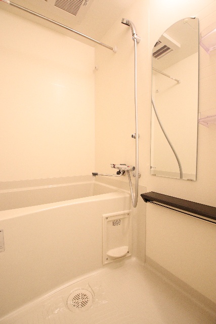 バス・シャワールーム　※別室の参考写真の為、現況優先です。