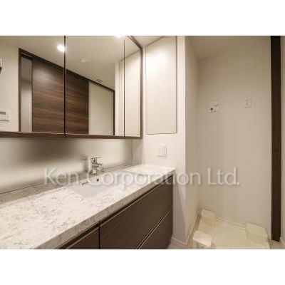 洗面設備　同タイプ24階のお部屋を撮影。仕様が異なることがあります。