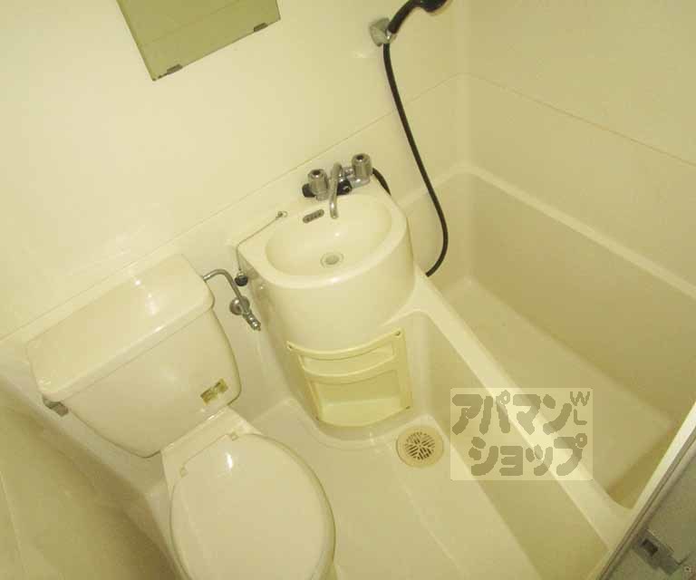 バス・シャワールーム　２０２号室の写真です。