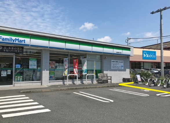 コンビニ　ファミリーマート鶴見旭台店（コンビニ）まで324m