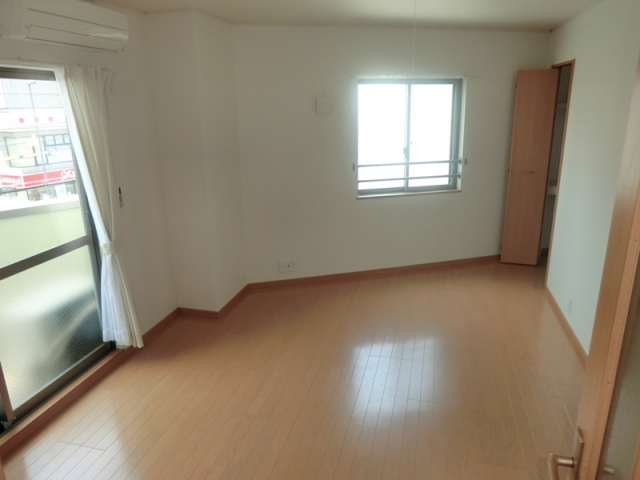 居室・リビング　エアコン付きで初期費用を抑えられます♪