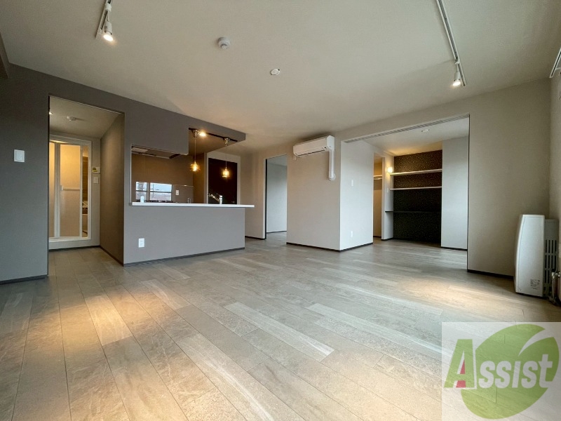 居室・リビング　広々としたリビングですね。使い勝手がよさそうですね！