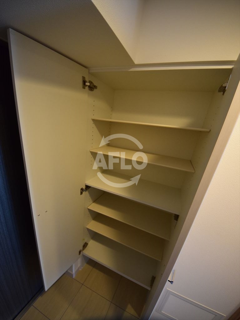 収納　ファーストフィオーレ難波南パークサイド　シューズＢＯＸ