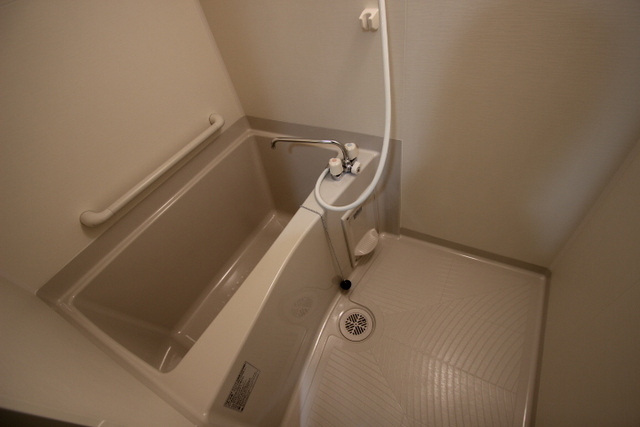 バス・シャワールーム　同物件別号室の写真です。