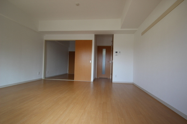 居室・リビング　同物件別号室の写真です。