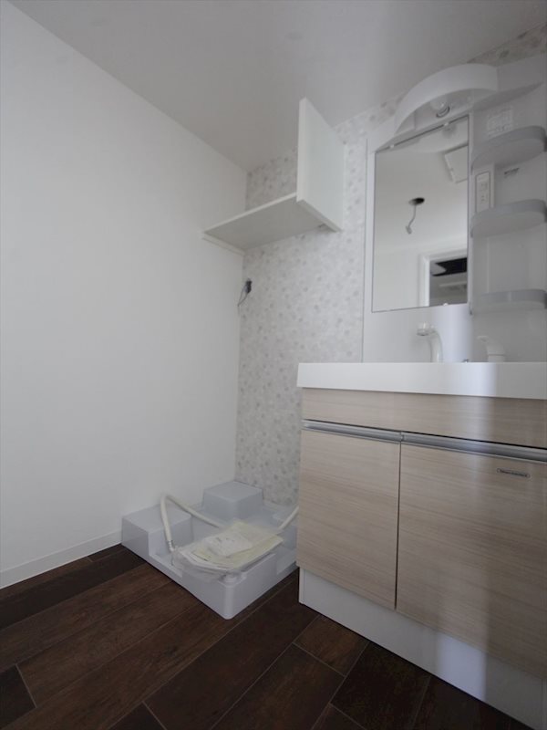 洗面設備　脱衣所　独立洗面台（シャンプードレッサー付）