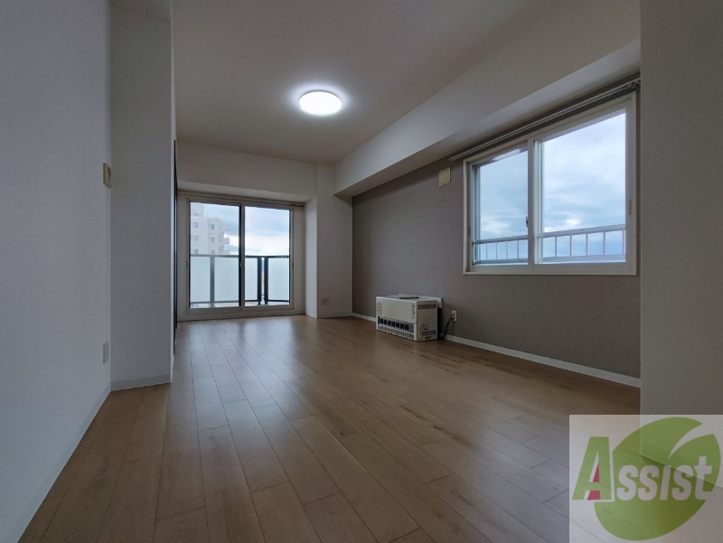 居室・リビング　広くてキレイなお部屋が広がっていて、充実した生活が送れそう。