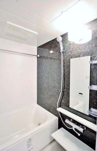 バス・シャワールーム　★浴室乾燥機・追焚機能付きバスルーム★