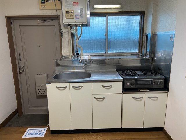 キッチン　コンパクトなキッチンで掃除もラクラク