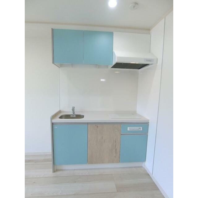 キッチン　ウッドグリーンのお洒落なキッチン！２口ＩＨコンロで料理好きな