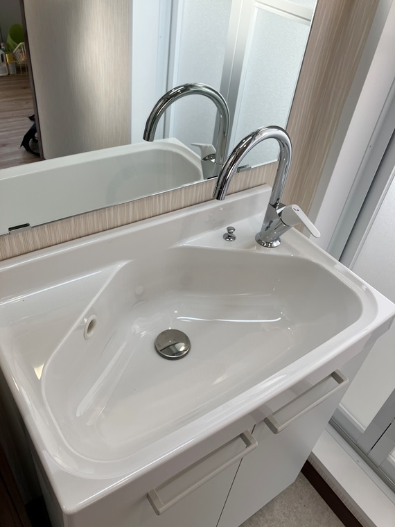 洗面設備　スペースが確保できる洗面所です