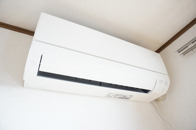 その他設備　リビングにエアコン１台付いています☆