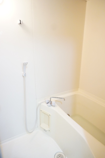 バス・シャワールーム　清潔感のあるバスルームです☆