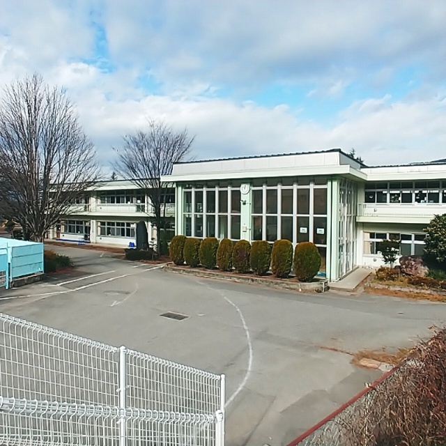 小学校　松本市立山辺小学校（小学校）まで2382m