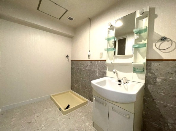 洗面設備　朝の身支度はこちらでバッチリ