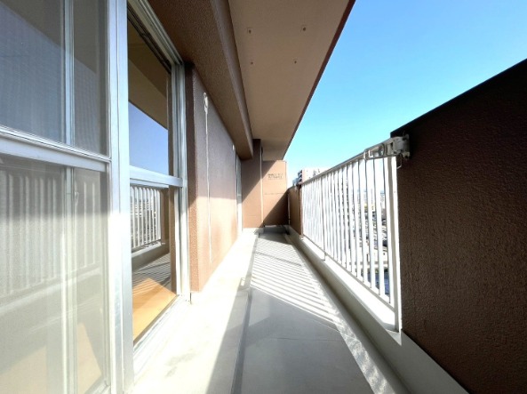 バルコニー　日当たり良好なバルコニーですねです