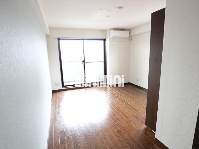 居室・リビング　別号室参考写真です