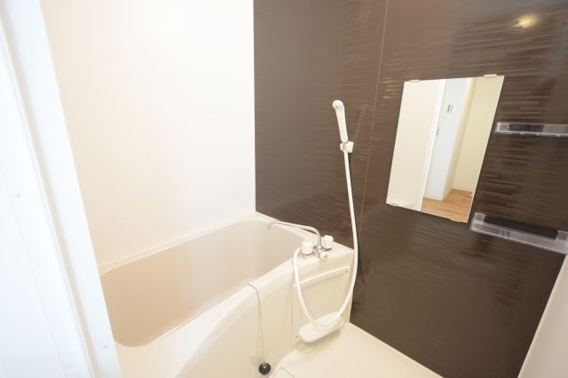 バス・シャワールーム　シンプルで清潔感のある浴室です！