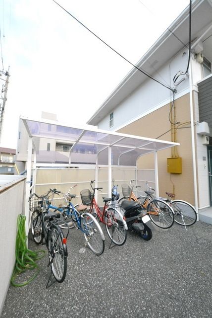 エントランス　★屋根付き駐輪場★