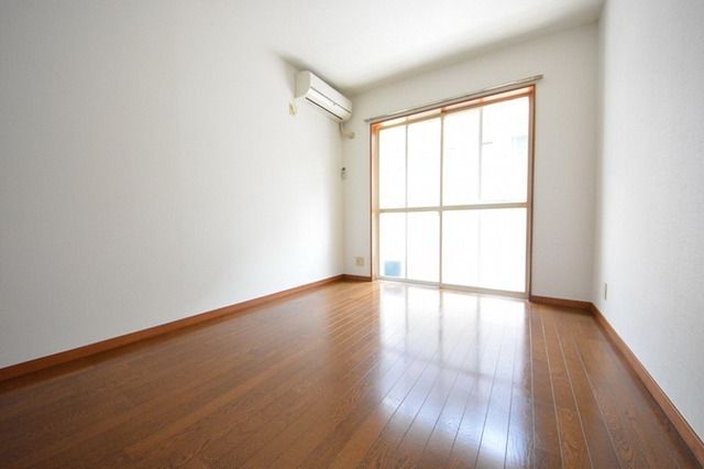 居室・リビング　★明るい洋室★