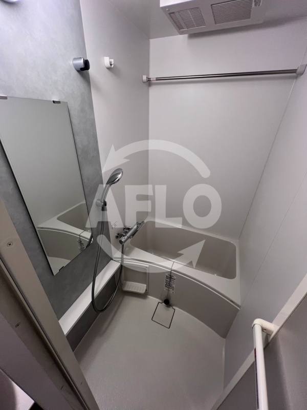 バス・シャワールーム　エスリードレジデンス大阪ザ・クラス　浴室