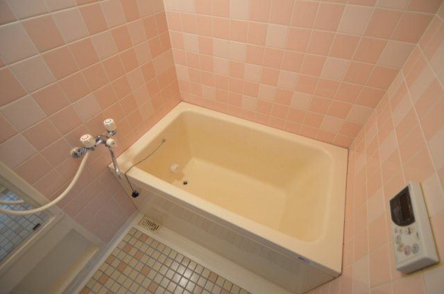 バス・シャワールーム　シンプルなバスルームです☆