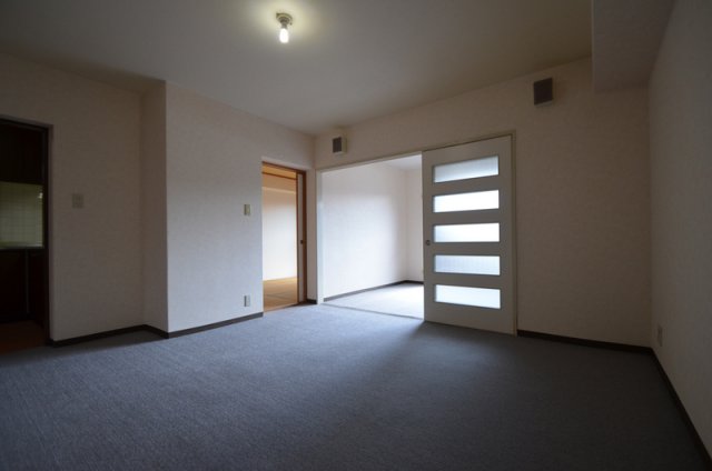 その他部屋・スペース　別角度からのリビングです☆