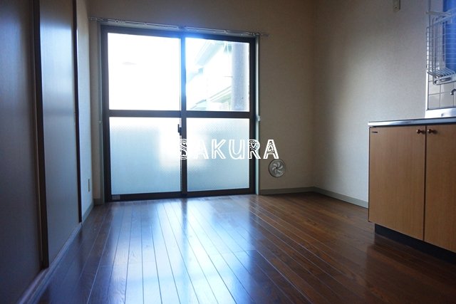 居室・リビング　使いやすい形の為、レイアウトを楽しめます♪