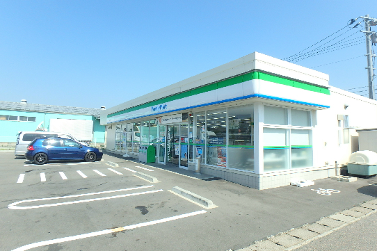 コンビニ　ファミリーマート 新潟女池神明店（コンビニ）まで443m