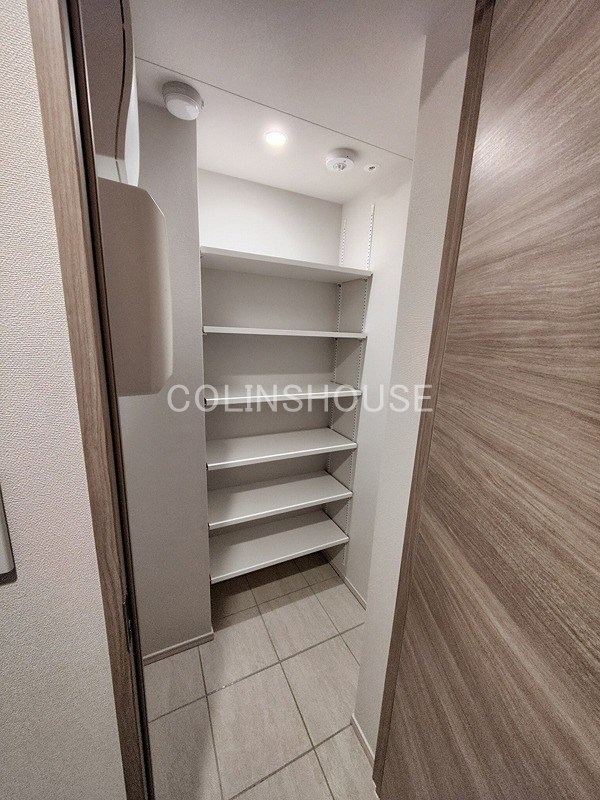 玄関　シューズインクローゼット