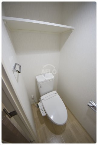 トイレ　エグゼ今里　温水洗浄便座