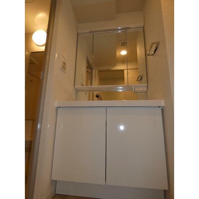 洗面設備　参考写真（同物件別部屋）