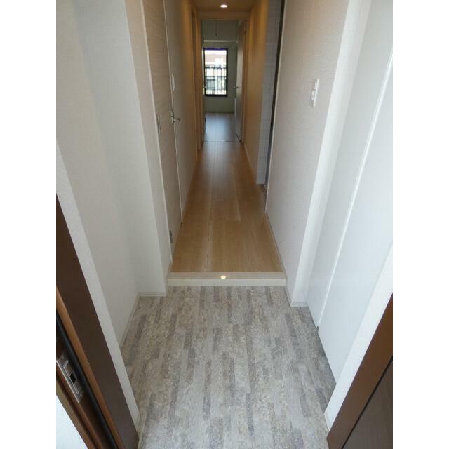 玄関　参考写真（同物件別部屋）