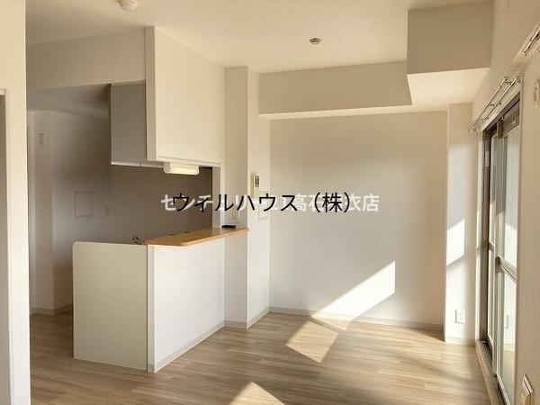 居室・リビング　カウンターキッチン！