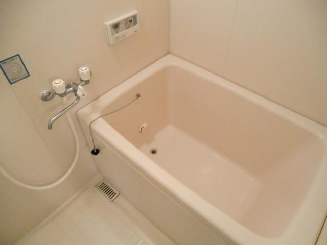 バス・シャワールーム　追焚き機能付き