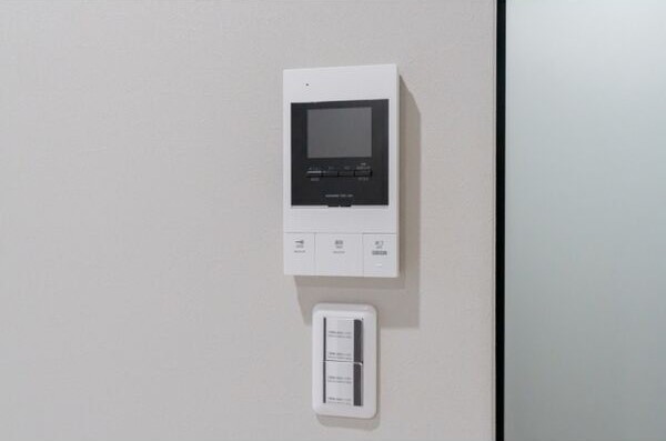 セキュリティ　モニターホンです