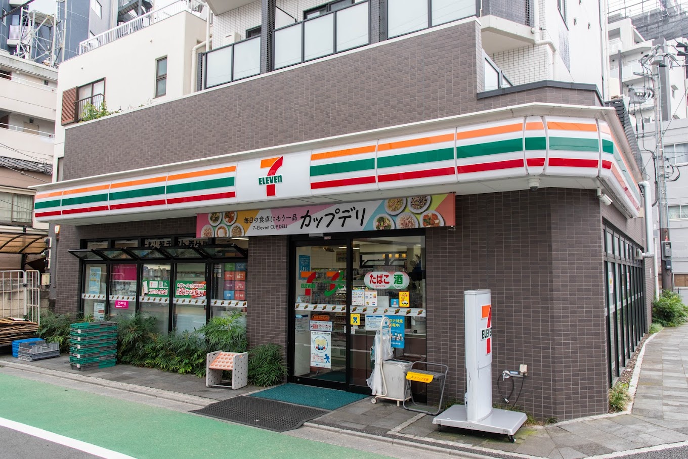 コンビニ　セブンイレブン板橋清水町店（コンビニ）まで93m