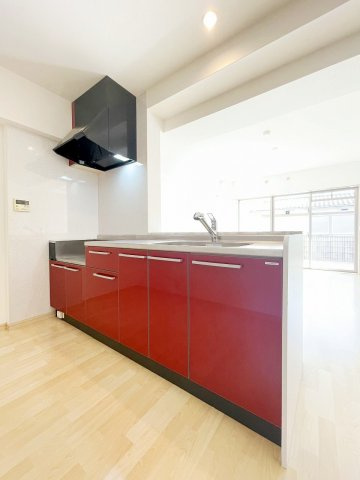 キッチン　コンパクトなキッチンで掃除もラクラク