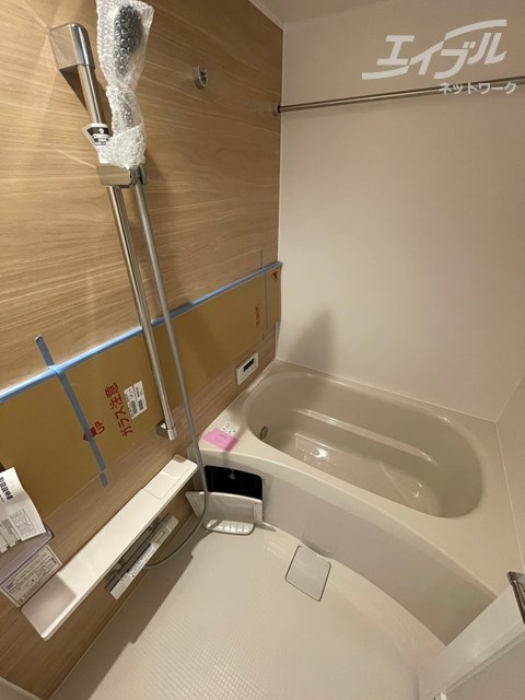 バス・シャワールーム　追い焚き機能付きです！