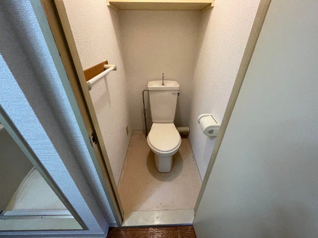 トイレ　バストイレ別で快適です