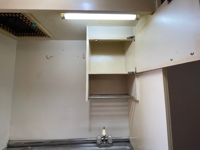 キッチン　キッチン上に収納あります